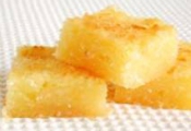 Bolo de macaxeira (aipim)